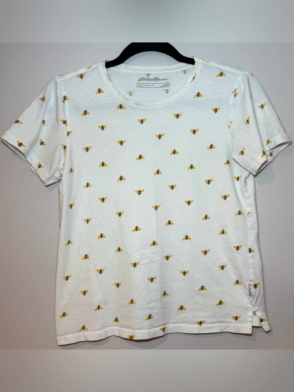 Eddie Bauer Women's White All-Over Embroidered Bee Graphic Short Sleeve Size S